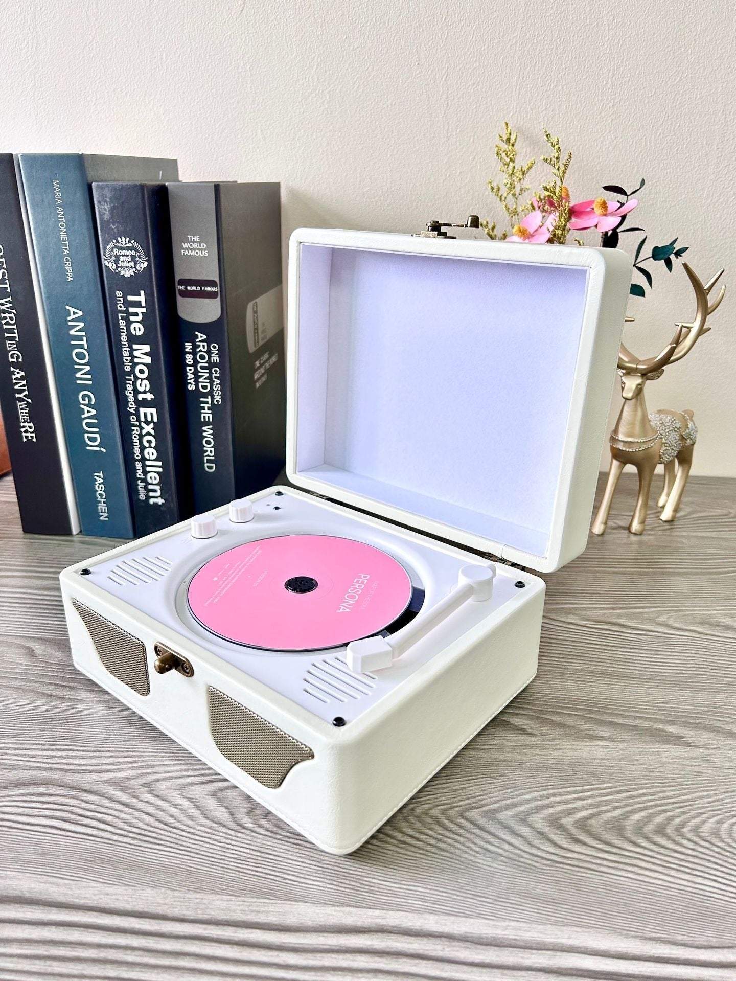 Yearsstay New Wholesale Display Gift CD player Portable Bluetooth Speaker All-in-one CD player for home